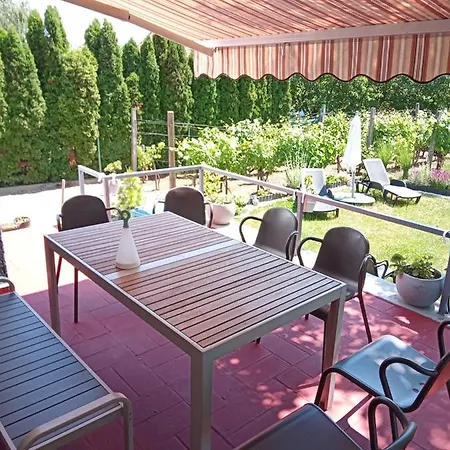 Agnes' Vineyard Holiday home Alsoors